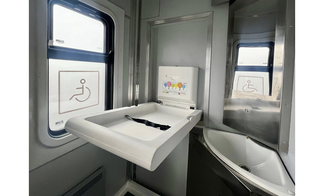 Електропоїзд після апгрейду курсує Чернігівщиною: що оновили залізничники