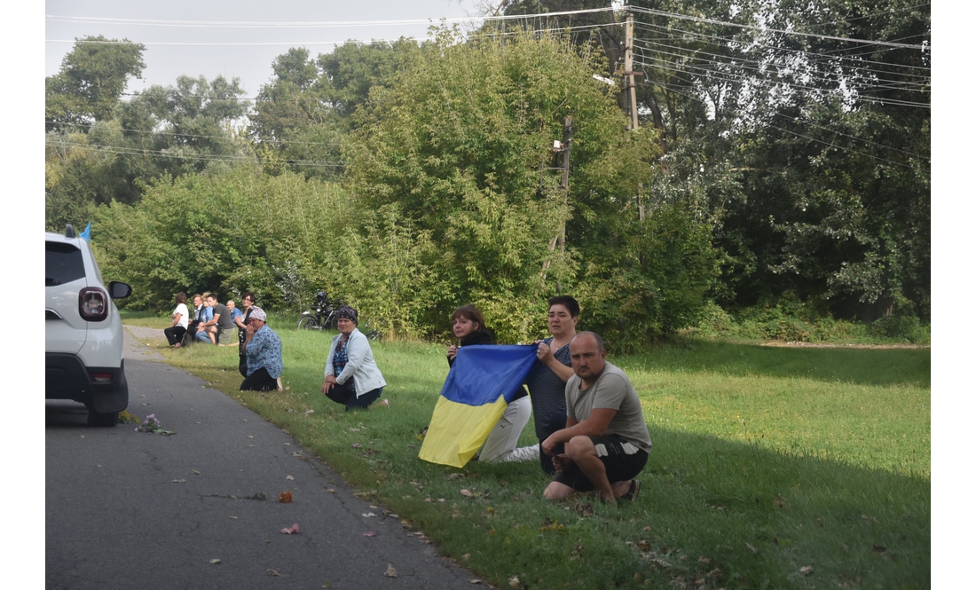 Носівська громада попрощалася з Героєм, який загинув на Харківщині