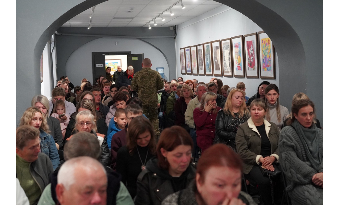 «Їхній голос більше не чути»: 54 родини з Чернігівщини отримали нагороди загиблих захисників