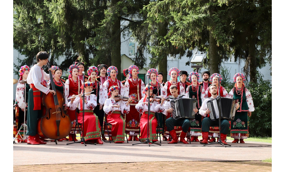 У Гетьманській столиці підняли найбільший на Чернігівщині державний прапор
