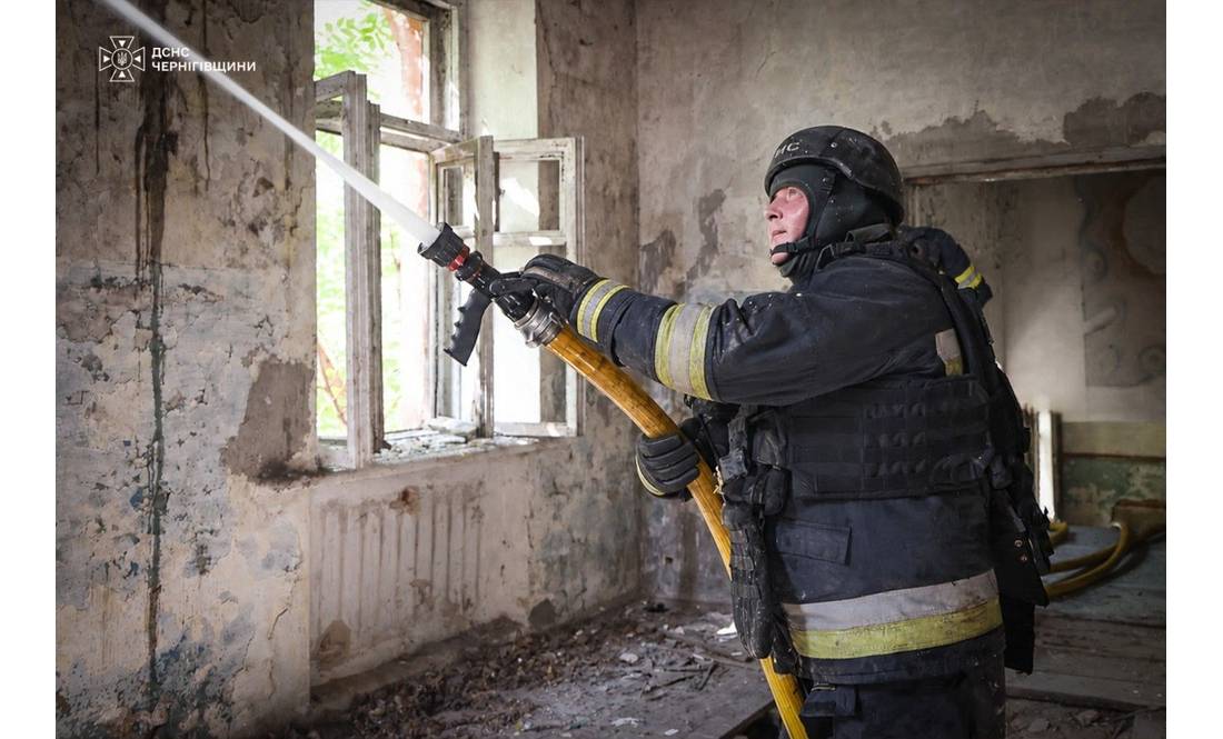 Чернігів під атакою, пожежі в громадах: обстріли регіону за добу