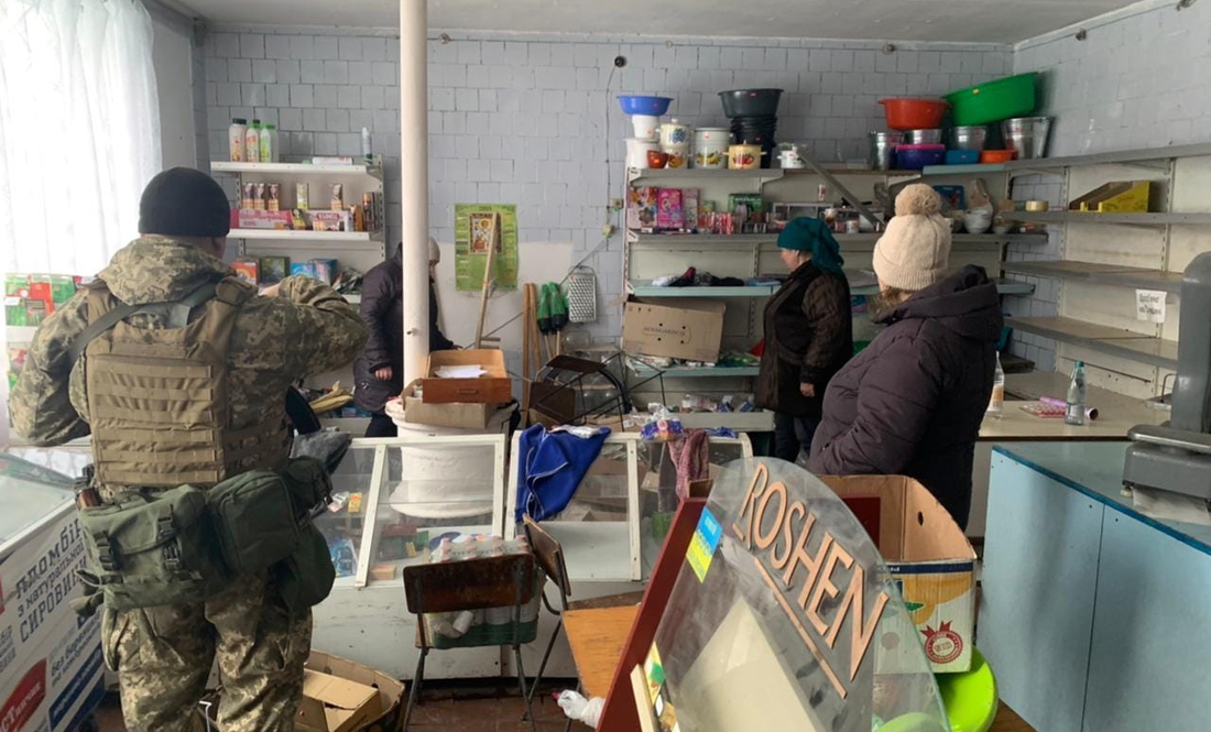 На околицях Чернігова російські солдати грабують магазини