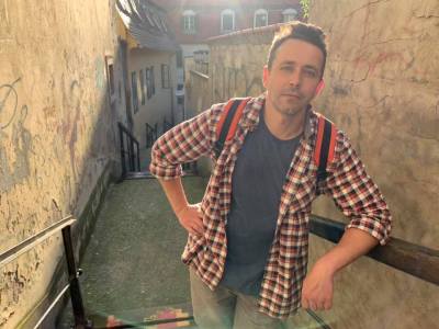 Відома українська режисерка розповіла як працює у прадідівській хаті на Чернігівщині