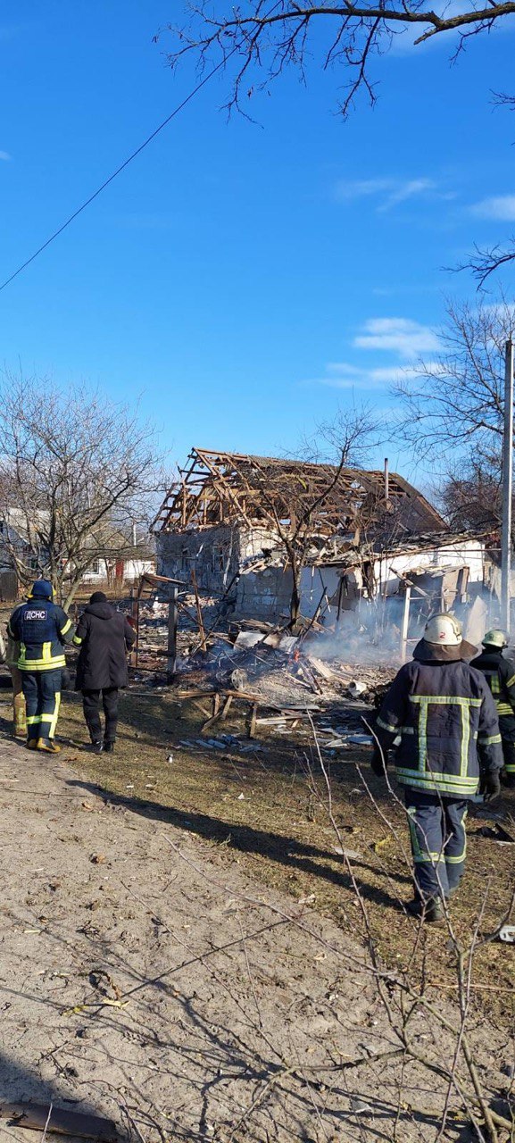 Росіяни розстрілюють приміські села Чернігова із градів та касетних бомб