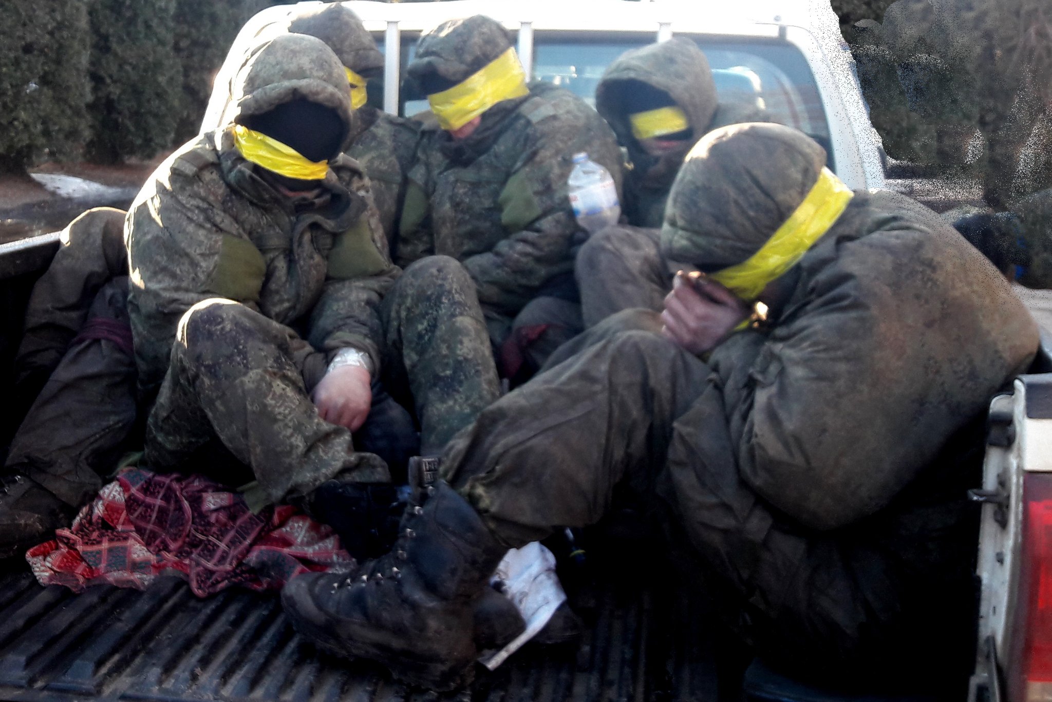 Шість бійців російської армії здались в полон теробороні на півдні Чернігівщини