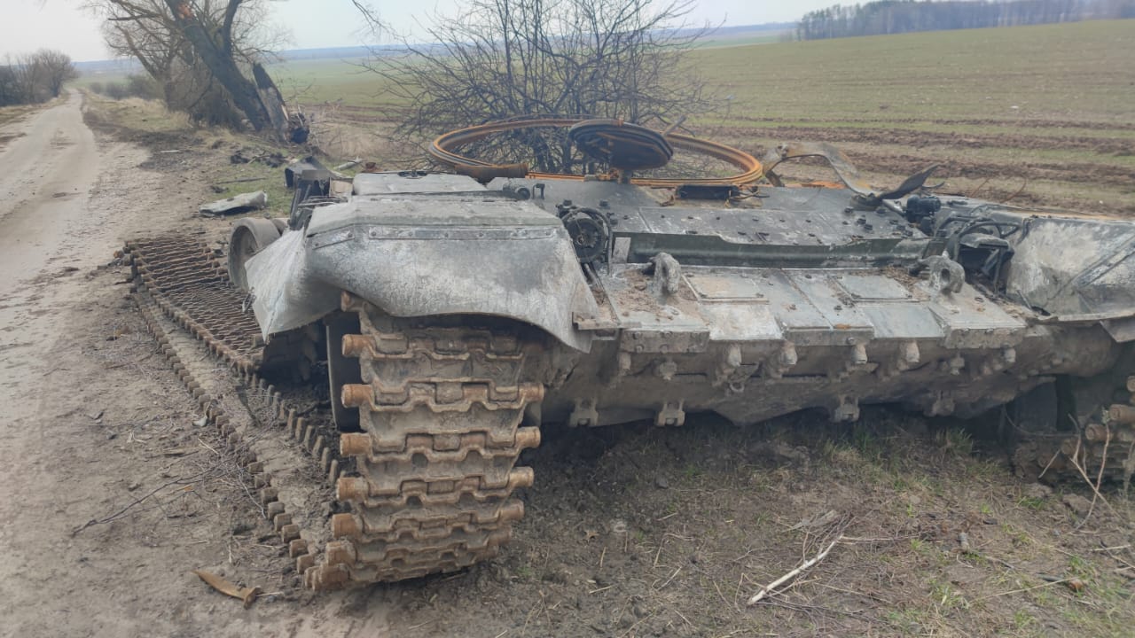 Залишки російської техніки у звільнених селах Чернігівщини