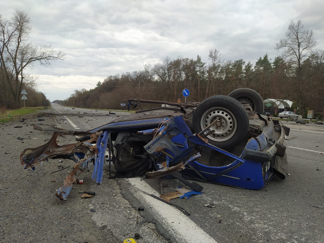 На київській трасі поблизу Чернігова підірвався автомобіль