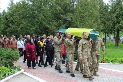 У Варві поховали загиблого на Донбасі бійця