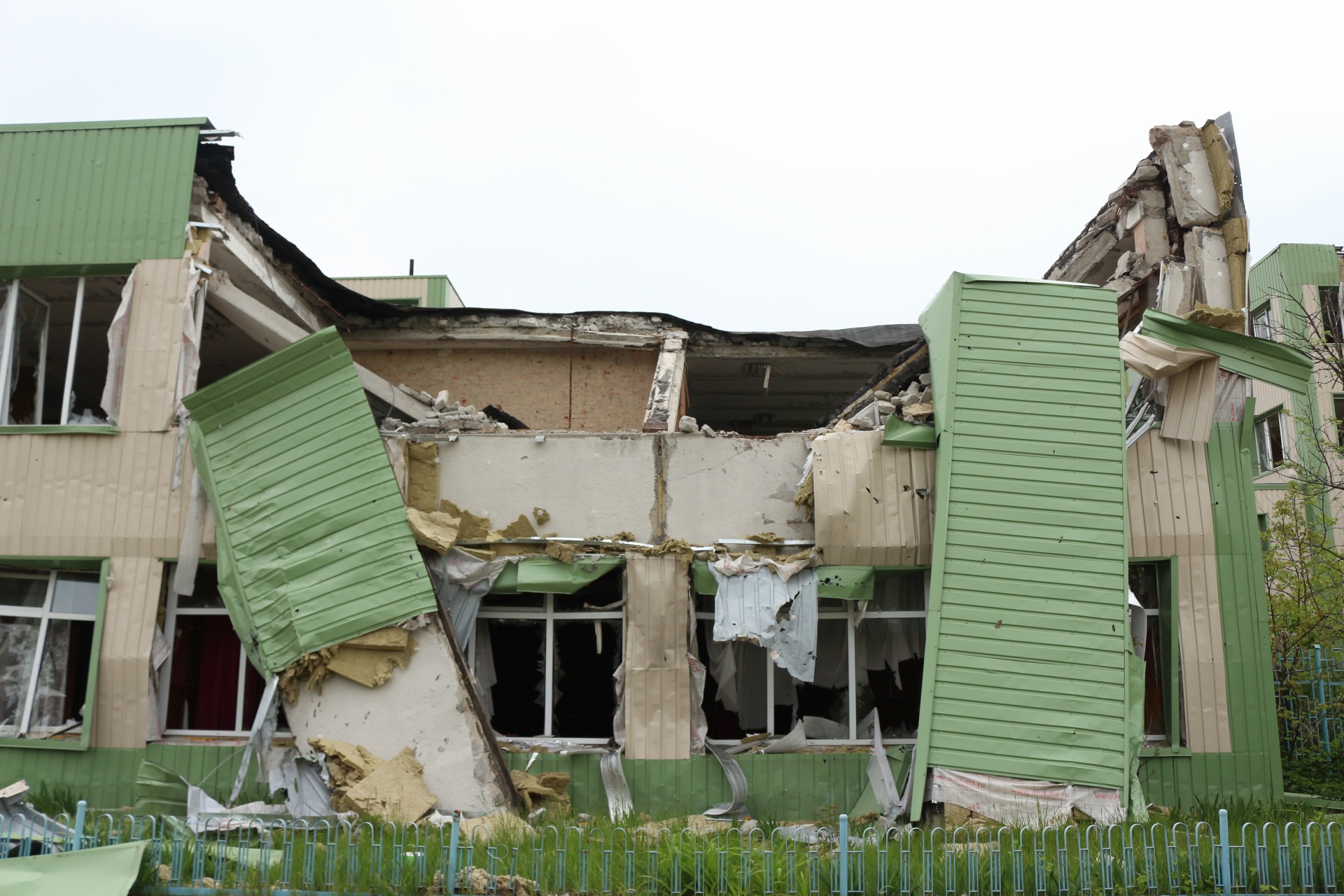 Руйнування на чернігівському автозаводі. Квітень 2022 року