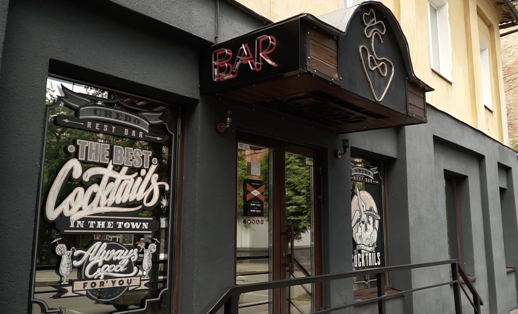 Є де випити кави і не тільки: сфера обслуговування у Чернігові відновлюється