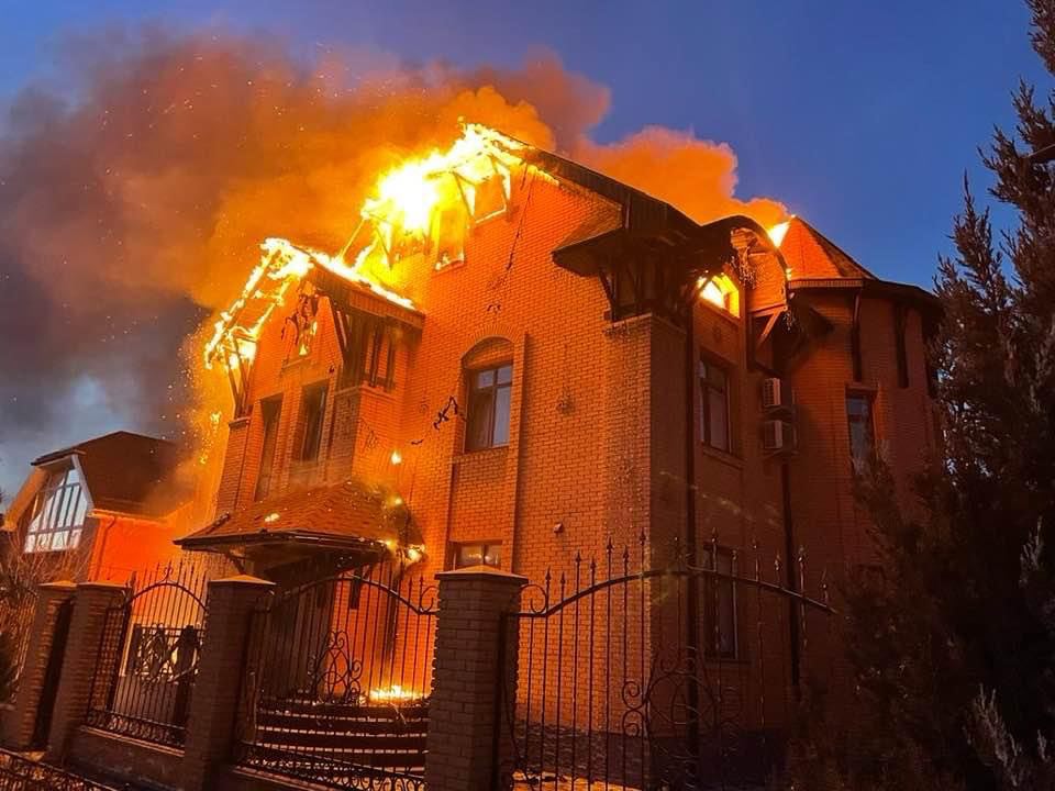 Чи буде відбудовувати згоріле житло екс-губернатор Куліч?