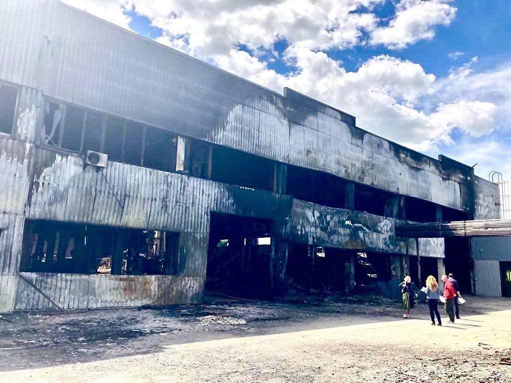 Російська армія зруйнувала іноземне підприємство «Пласт-бокс» і завдала мільйонних збитків екології Чернігова