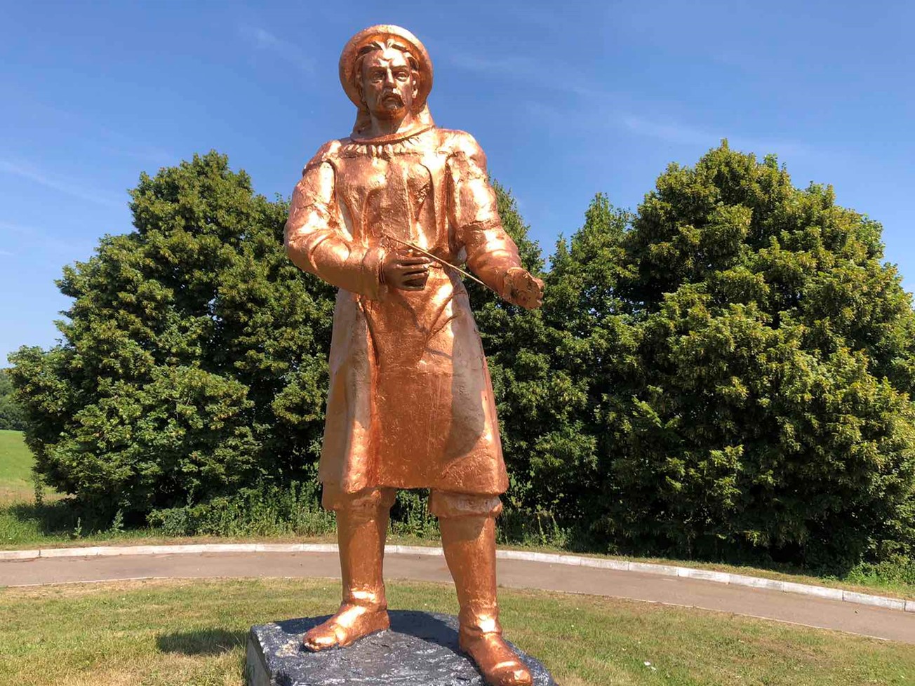 Бджолярі Ніжинщини закликають підсолодити будні захисників