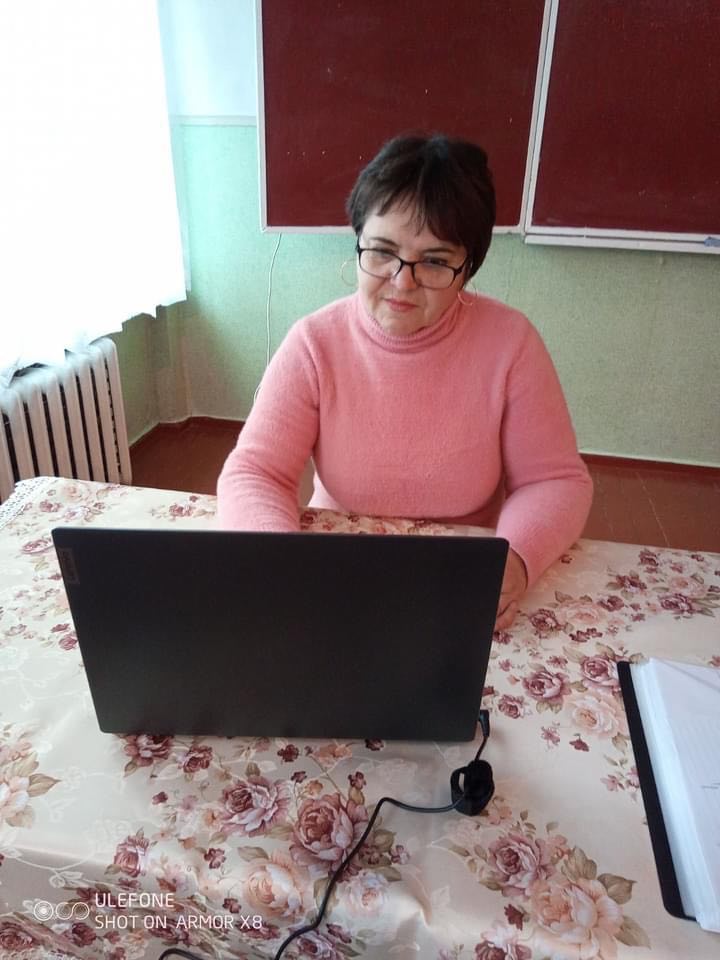 Новини громад Чернігівщини: міняють шибки, купують техніку для шкіл, допомагають захисникам