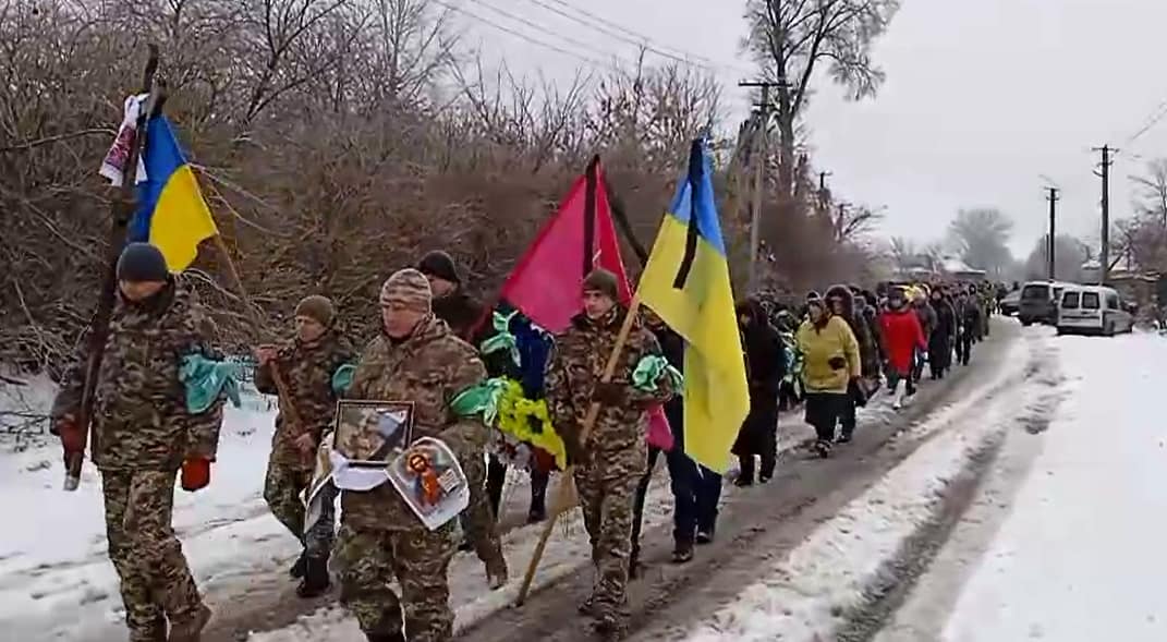 На Чернігівщині поховали трьох захисників, які загинули на фронті