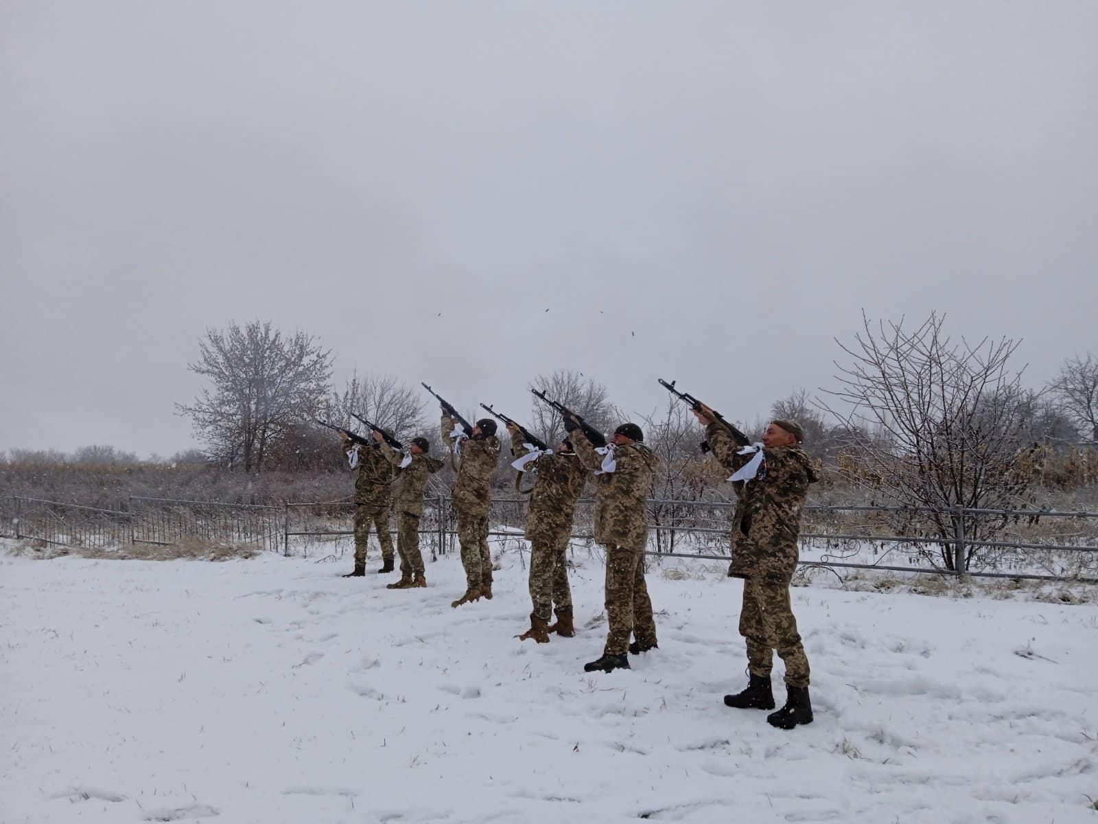 На Чернігівщині поховали трьох захисників, які загинули на фронті