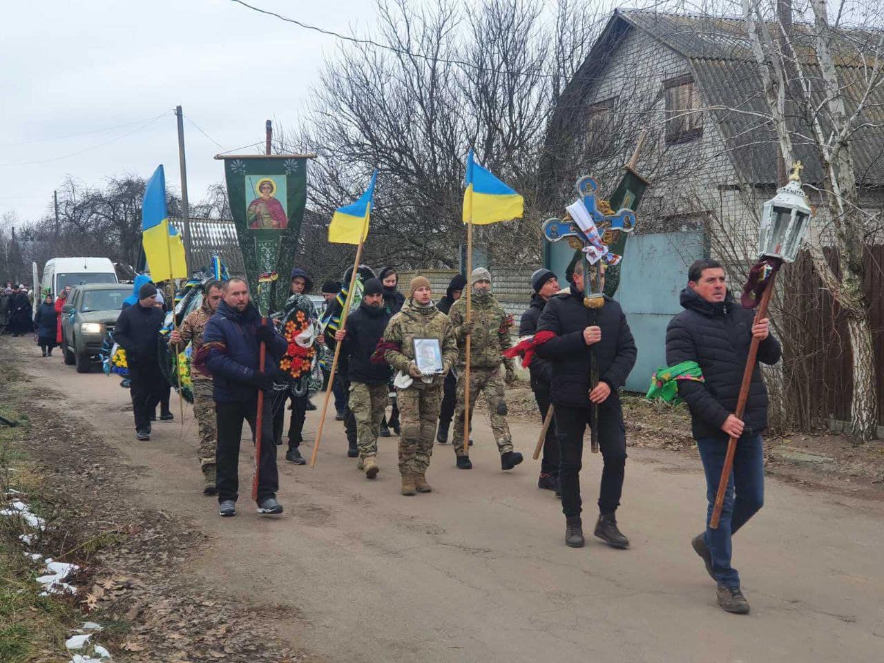 На Чернігівщині попрощались із бійцем, який загинув під Бахмутом