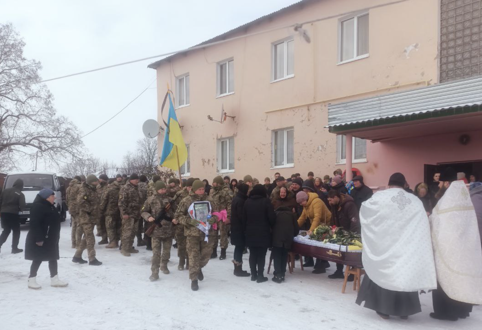 Загинули на Донбасі: на Чернігівщині дві сім'ї втратили рідних на війні