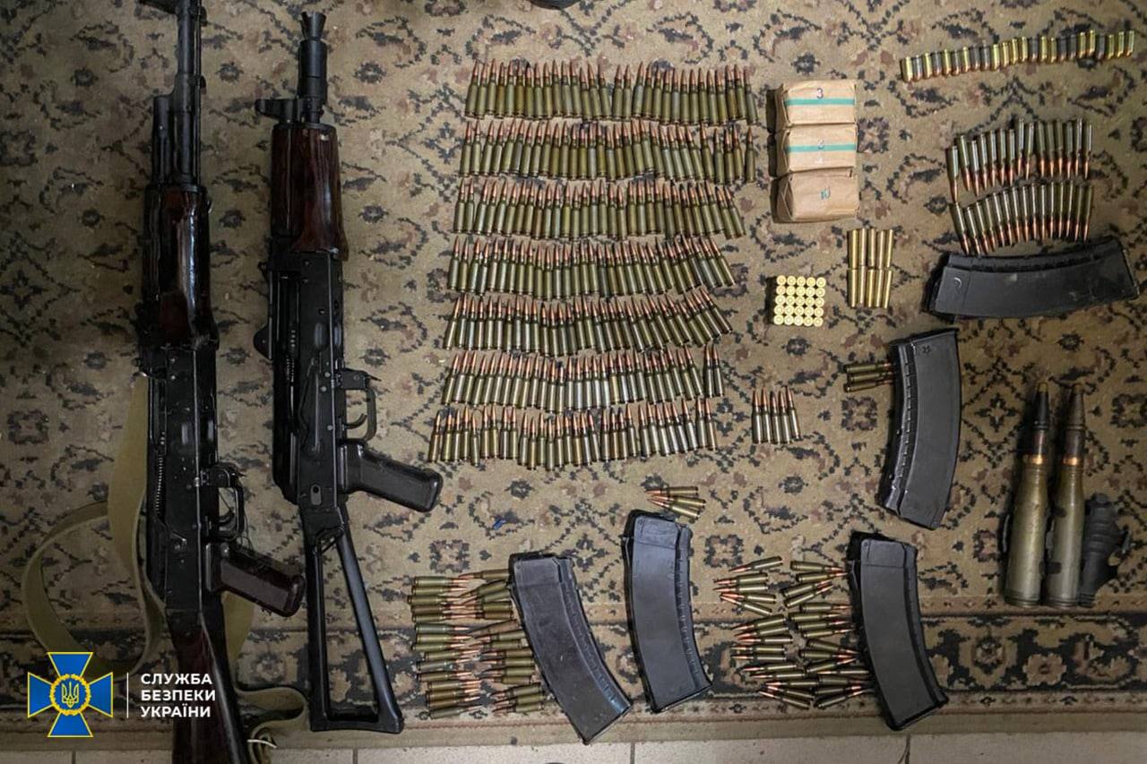 Депутат Чернігівської міської ради може бути причетним до хабарів за виїзд громадян за кордон через систему «ШЛЯХ»