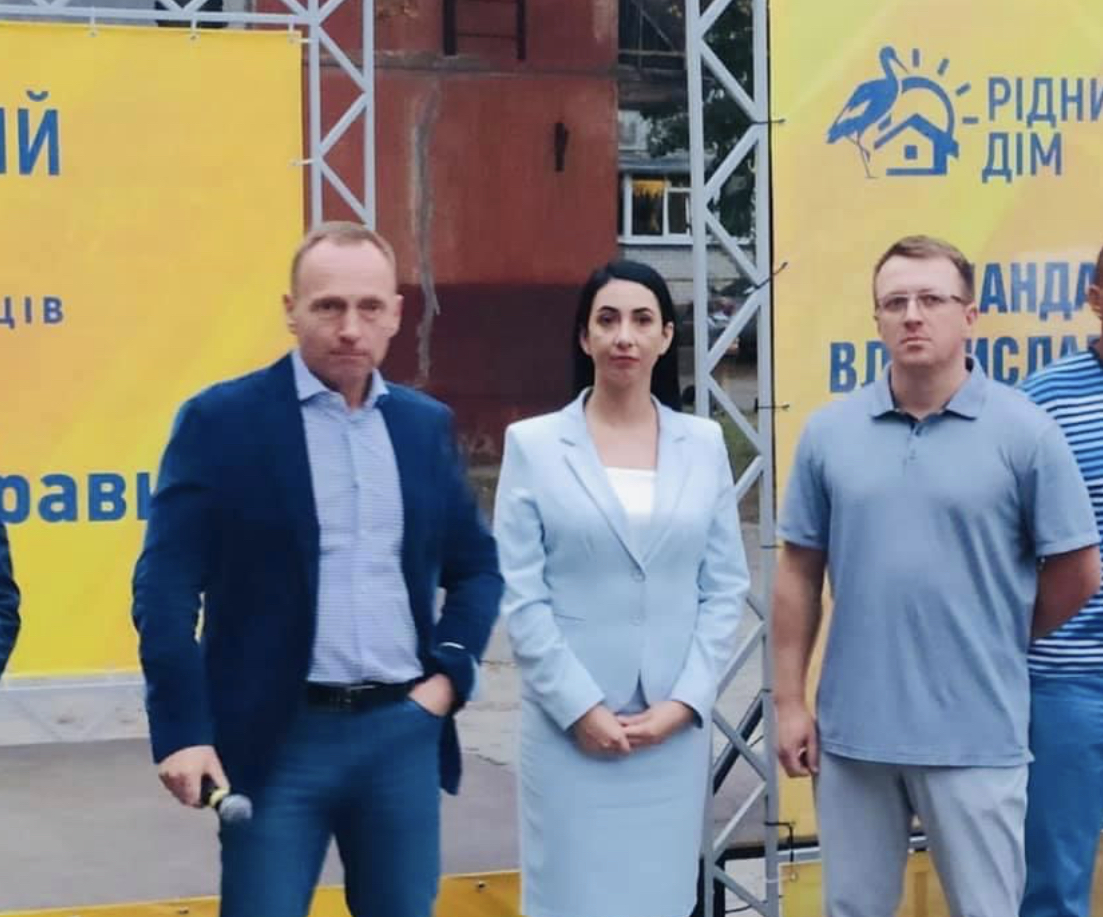 Депутат Чернігівської міської ради може бути причетним до хабарів за виїзд громадян за кордон через систему «ШЛЯХ»