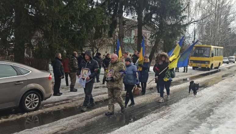 Загинули та Донеччині та Луганщині: у двох громадах прощались із загиблими біцями