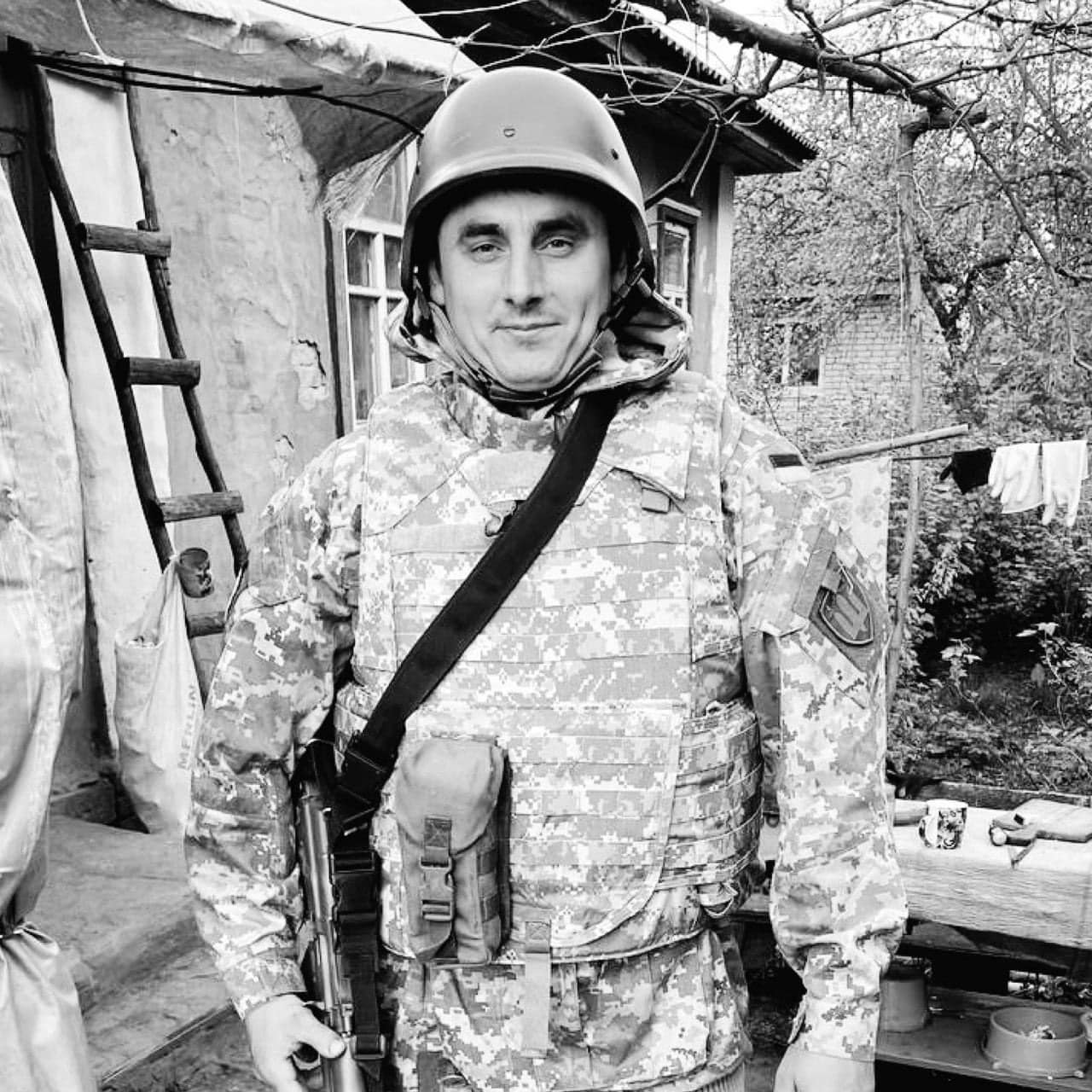 Загинули та Донеччині та Луганщині: у двох громадах прощались із загиблими біцями