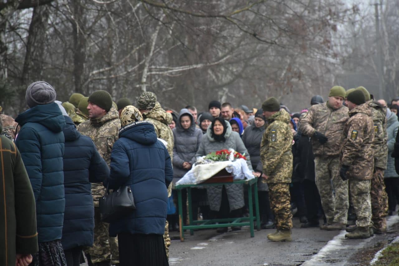 На Чернігівщині поховали бійця, який загинув у Запорізькій області