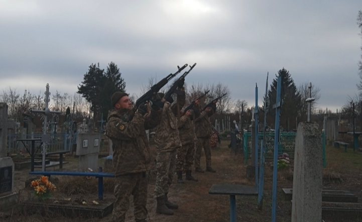 Знову втрати: на Чернігівщині прощались із загиблими на фронті бійцями
