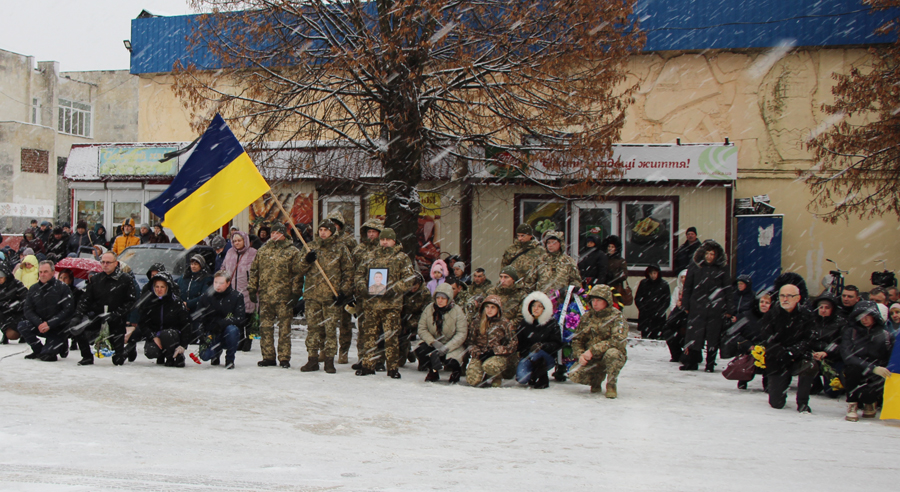 Загинув у бою біля Курдюмівки на Донеччині: на Чернігівщині попрощались із загиблим бійцем
