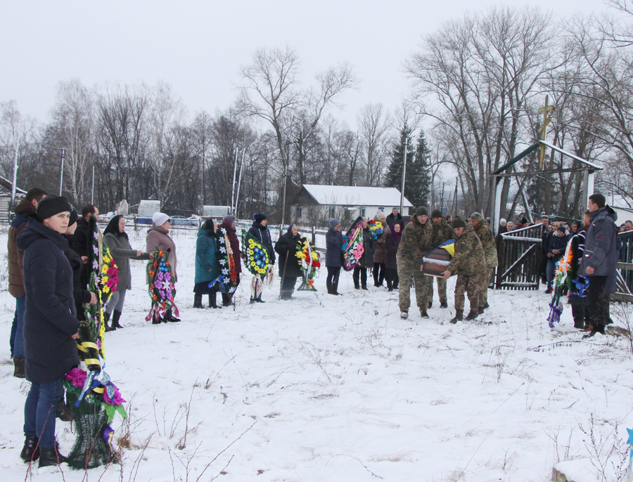 Загинув у бою біля Курдюмівки на Донеччині: на Чернігівщині попрощались із загиблим бійцем