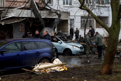 Біля дитячого садка у Броварах впав гелікоптер. Що відомо