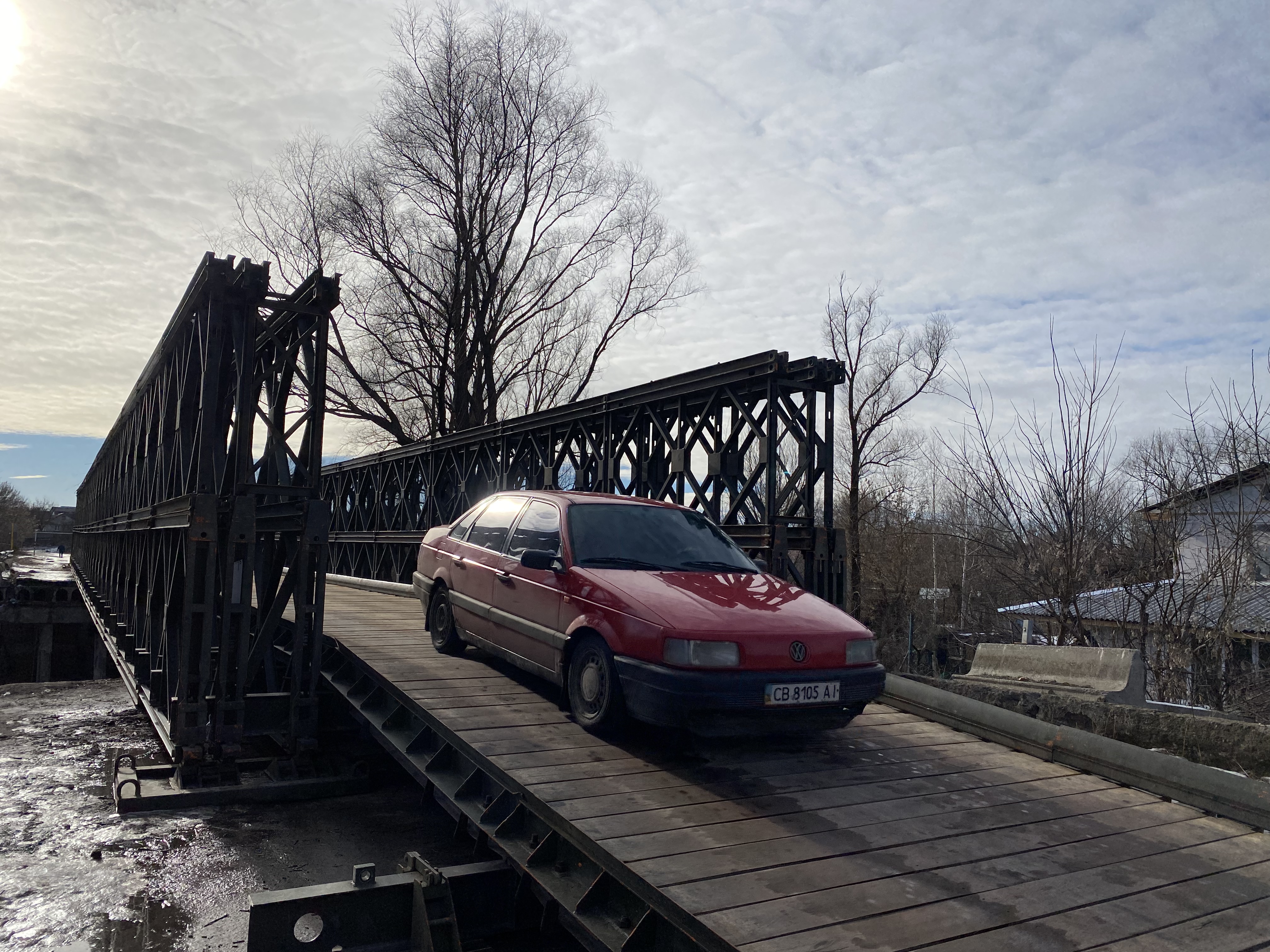 Біля Чернігова змонтували міст: від французьких партнерів