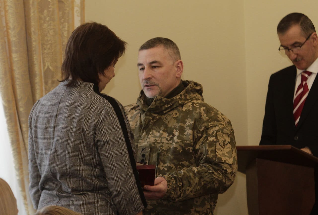 У Чернігівській ОВА вручили ордени «За мужність» ІІІ ступеня (посмертно) військовим та цивільним