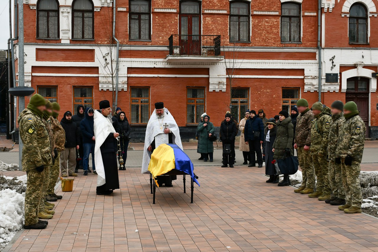 У Ніжині поховали загиблого на Луганщині бійця