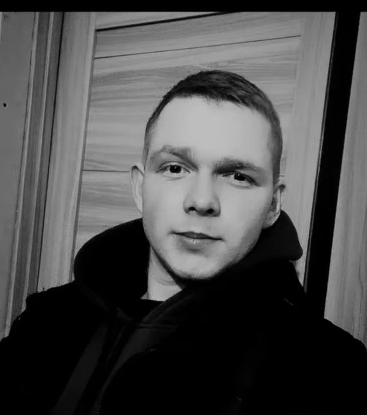 Бійця нагородили «Сталевим Хрестом» від Залужного ще за життя, однак отримувала нагороду за Героя його матір вже після смерті сина