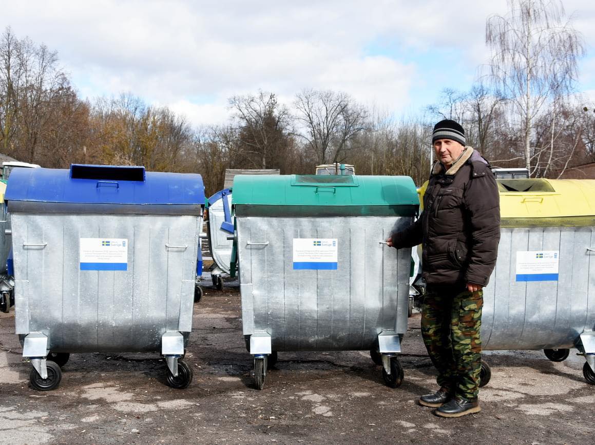 Новини громад області: хочуть перейти до сортування сміття, поповнюють автопарк, шанують столітніх ювілярів