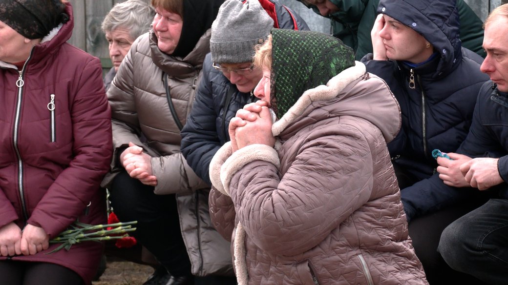 Зник безвісти після бою біля Чернігова: у громаді попрощалися із прикордонником, якого шукали майже рік