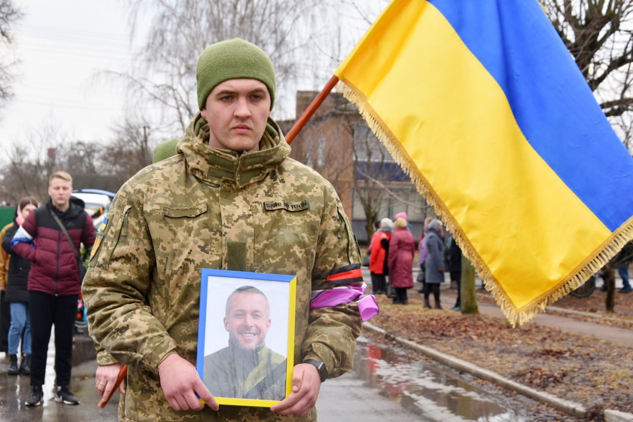 Загинули у бою: у трьох громадах прощались із загиблими бійцями ЗСУ