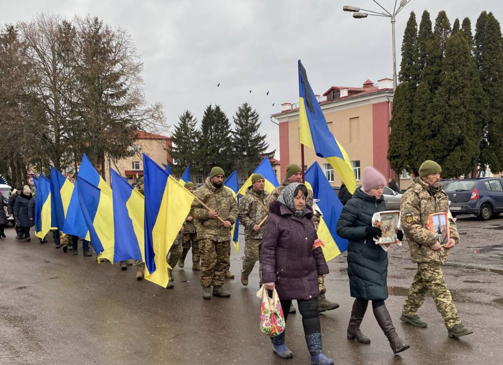 Загинули у бою: у трьох громадах прощались із загиблими бійцями ЗСУ