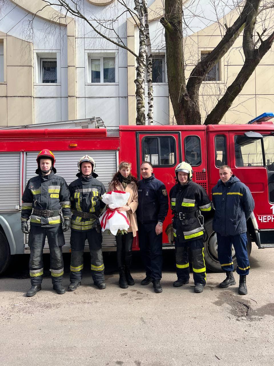 На вихідних чернігівські рятувальники гасили незвичну пожежу: в серці колеги