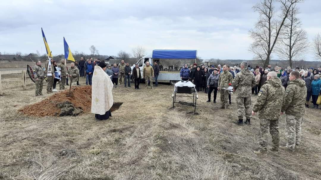 У громадах області поховали пʼятьох бійців, які загинули на фронті