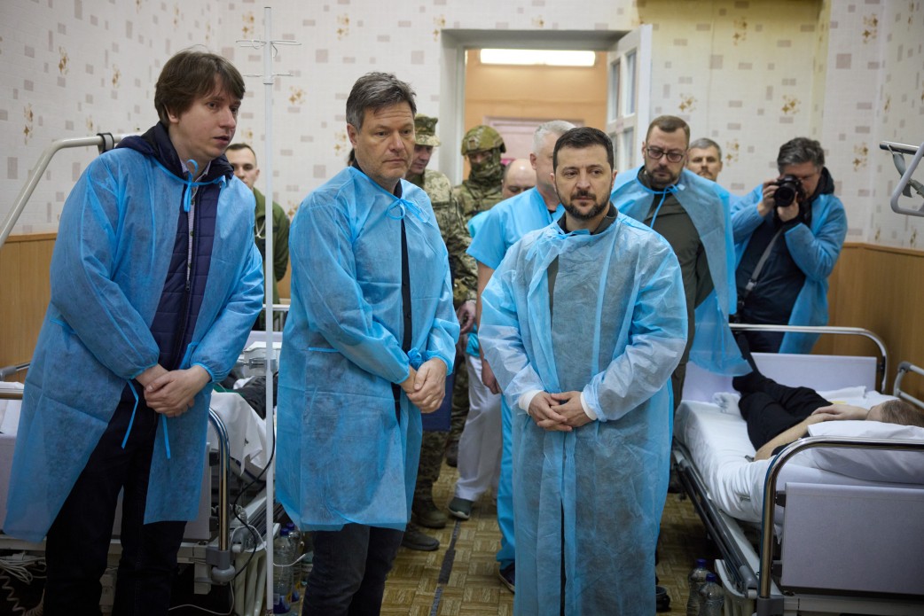 Зеленський на Чернігівщині: побував у ягіднянському підвалі та госпіталі