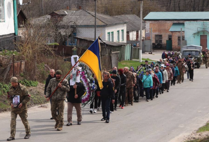 Двоє бійців із Чернігівщини загинули на Донеччині: із Героями попрощались у громадах