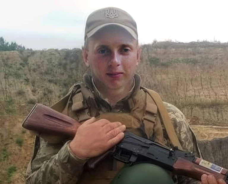 У двох громадах Чернігівщини поховали бійців, які загинули на фронті