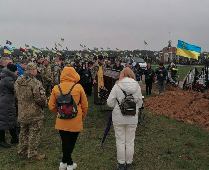 Народився в росії, а загинув в бою за Україну: в Чернігові поховали бійця ЗСУ