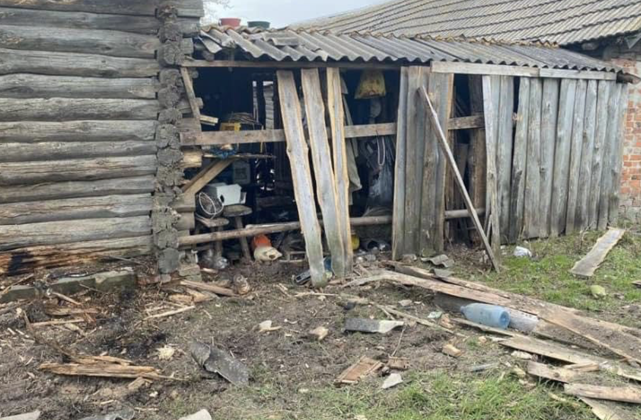 Уламок потрапив у скроню: вороги вбили 25-річну дівчину під час обстрілу села біля кордону