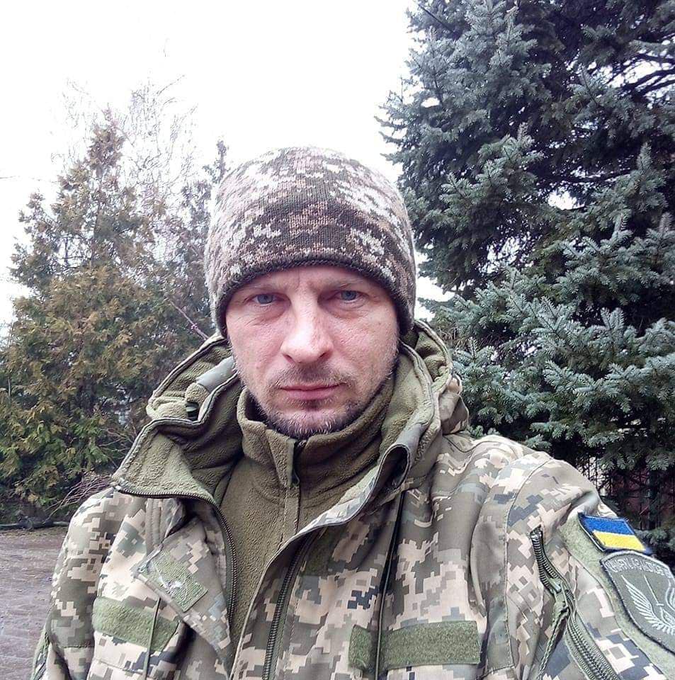 Із двома захисниками прощались у громадах Чернігівщини: загинули на Донеччині