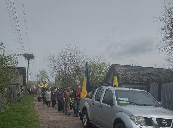 Із двома захисниками прощались у громадах Чернігівщини: загинули на Донеччині