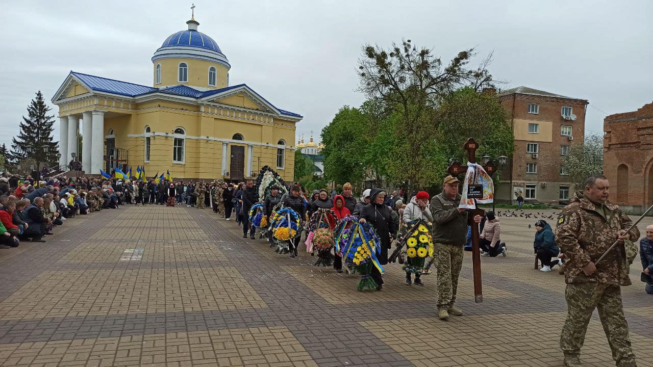У Ніжині та Прилуках поховали загиблих бійців ЗСУ