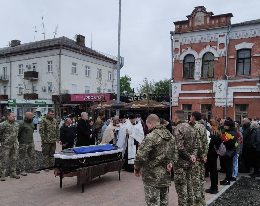 У Ніжині та Прилуках поховали загиблих бійців ЗСУ